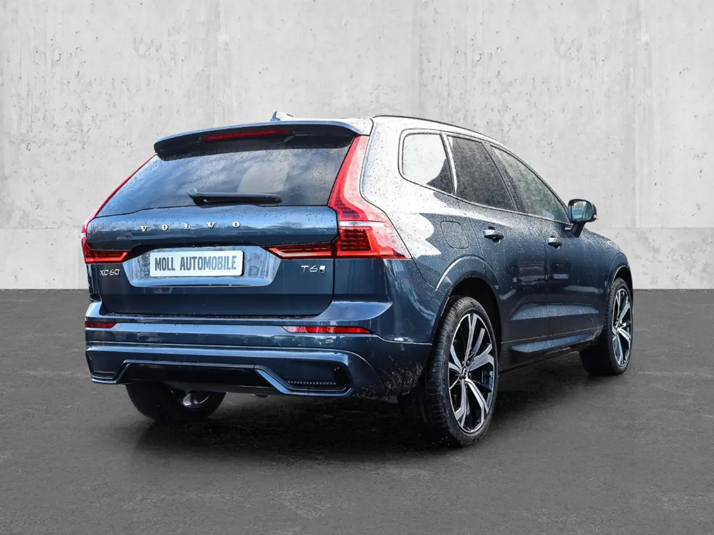 Volvo XC60 Plus Dark Recharge Plug-In Hybrid AWD StandHZG Dig Blau - 2