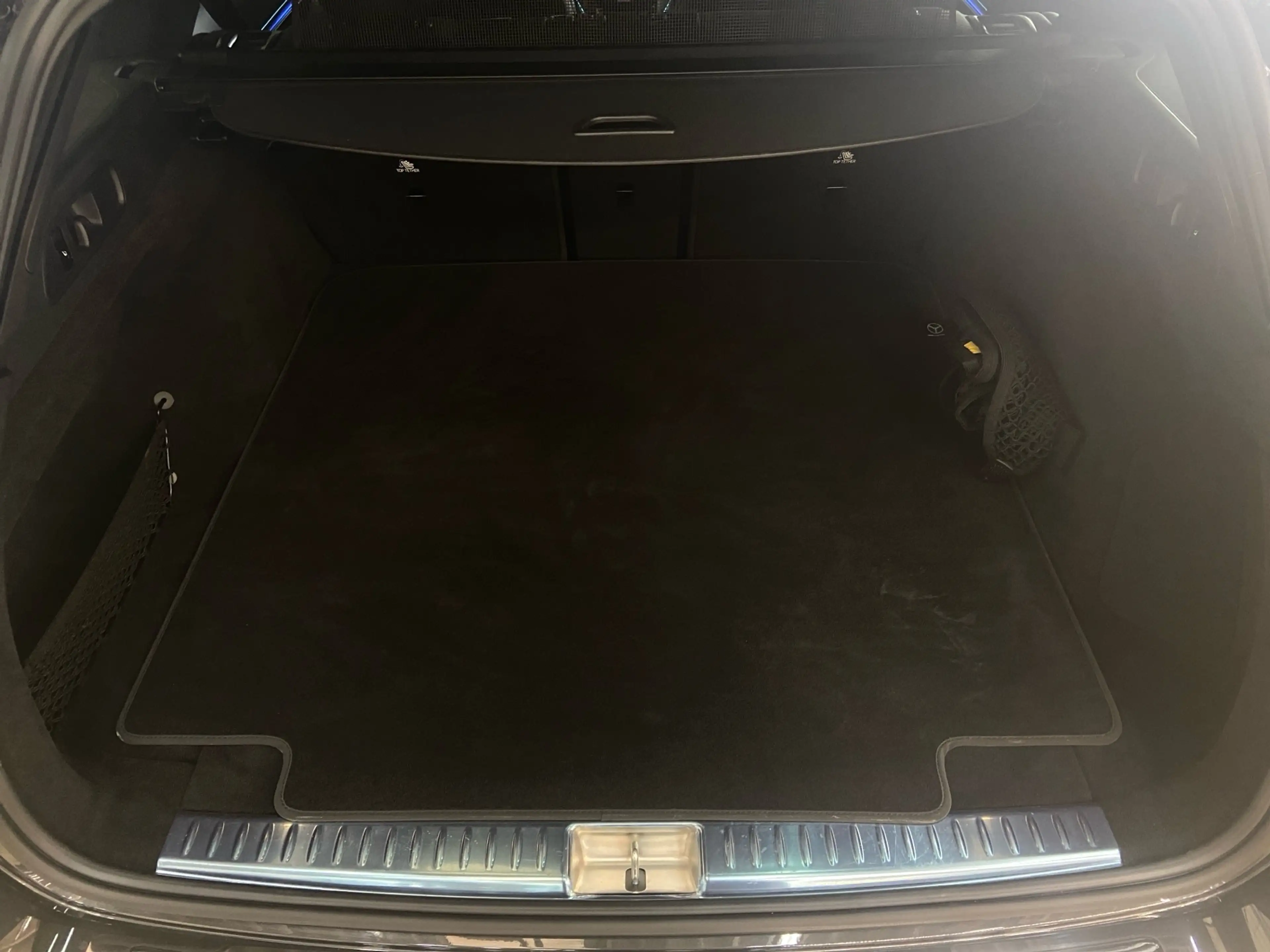 Mercedes-Benz E 450 d 4M T AMG Premium+Night+Burmester 4D+AHK+ — photo 7