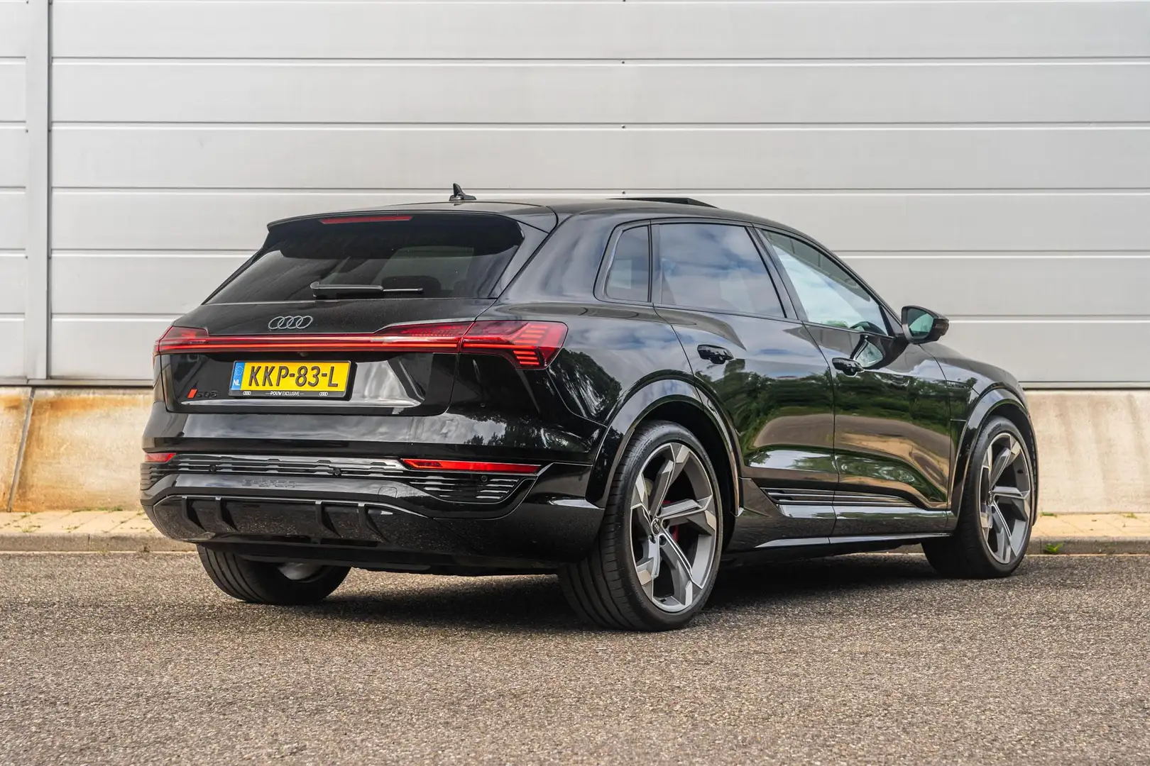 Audi SQ8 e-tron 503pk Quattro 115 kWh | Panoramadak | B&O Premium Schwarz - 2