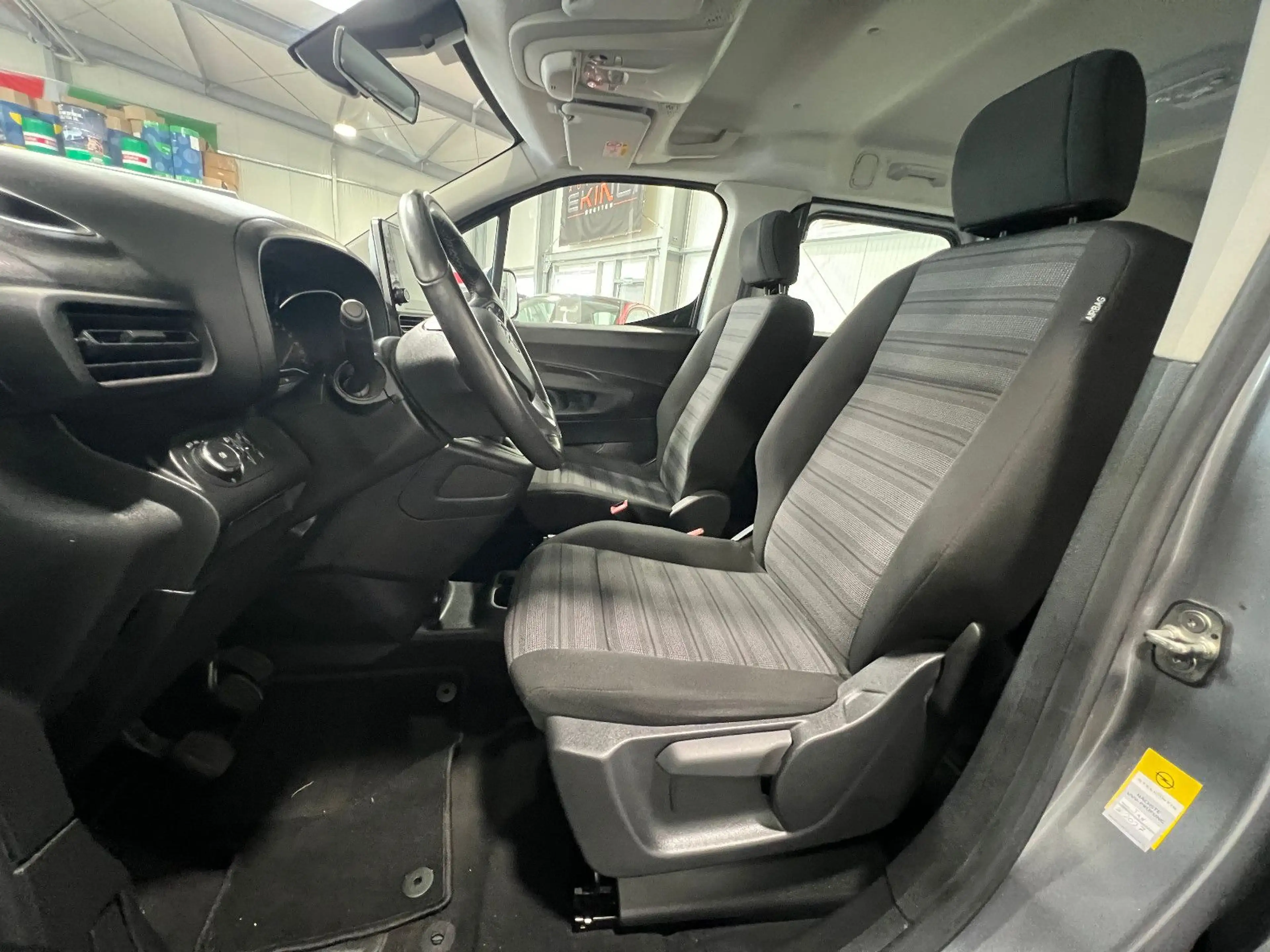 Opel Combo Life E 1.2 **AHK*Klima*PDC*Temp** — photo 12