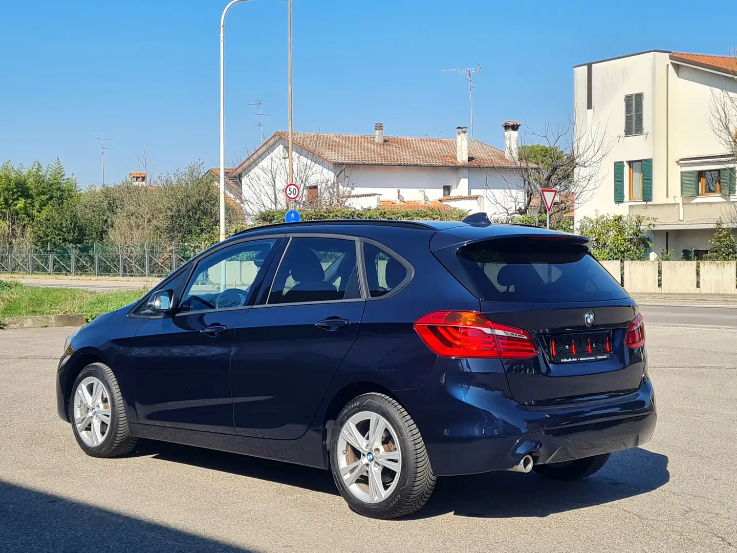 BMW 216 d Active Tourer Advantage Full LED Bleu - 1