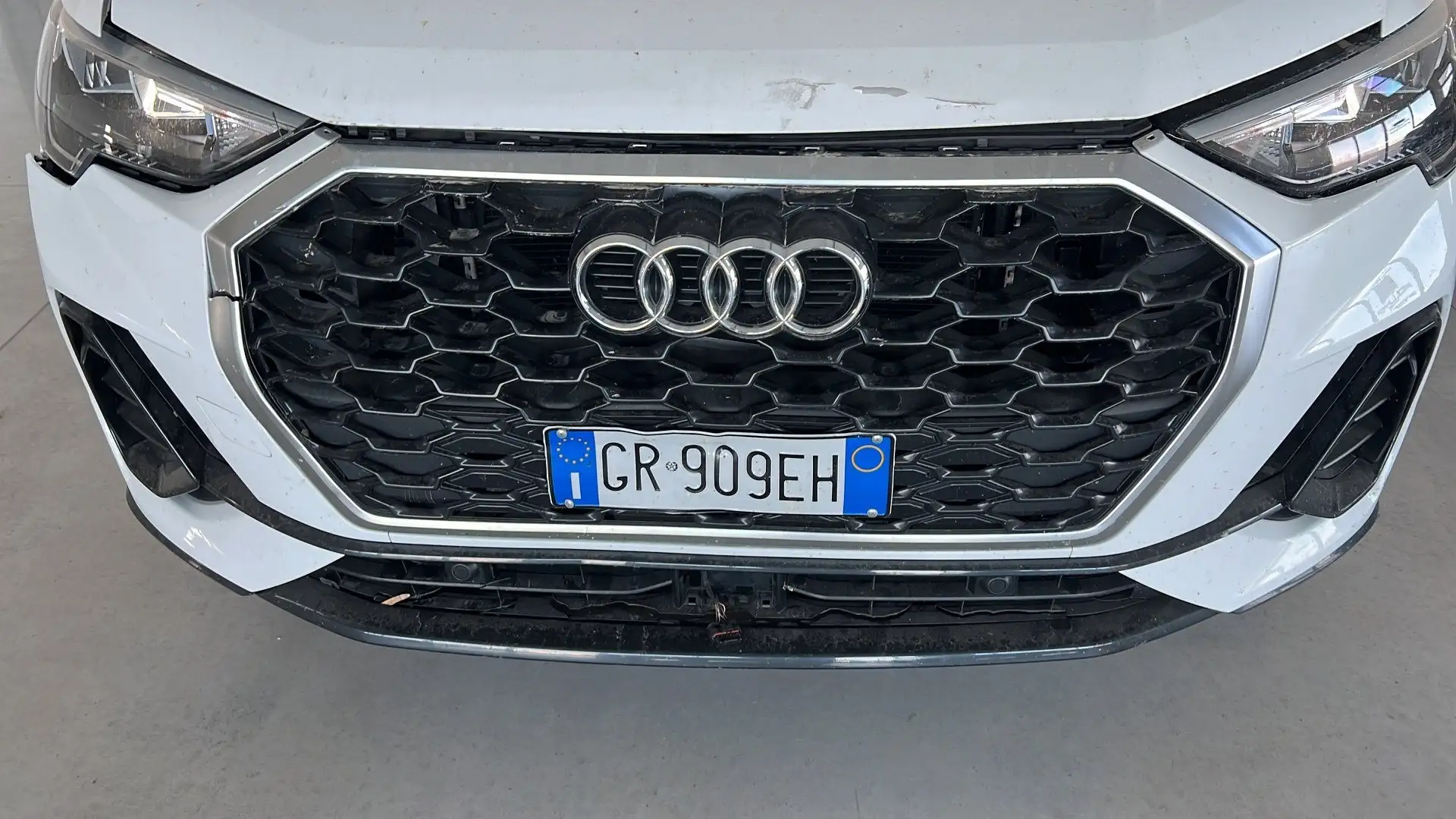 Audi Q3 SPB 35 tdi quattro s-tronic ammaccatura frontale Bianco - 2