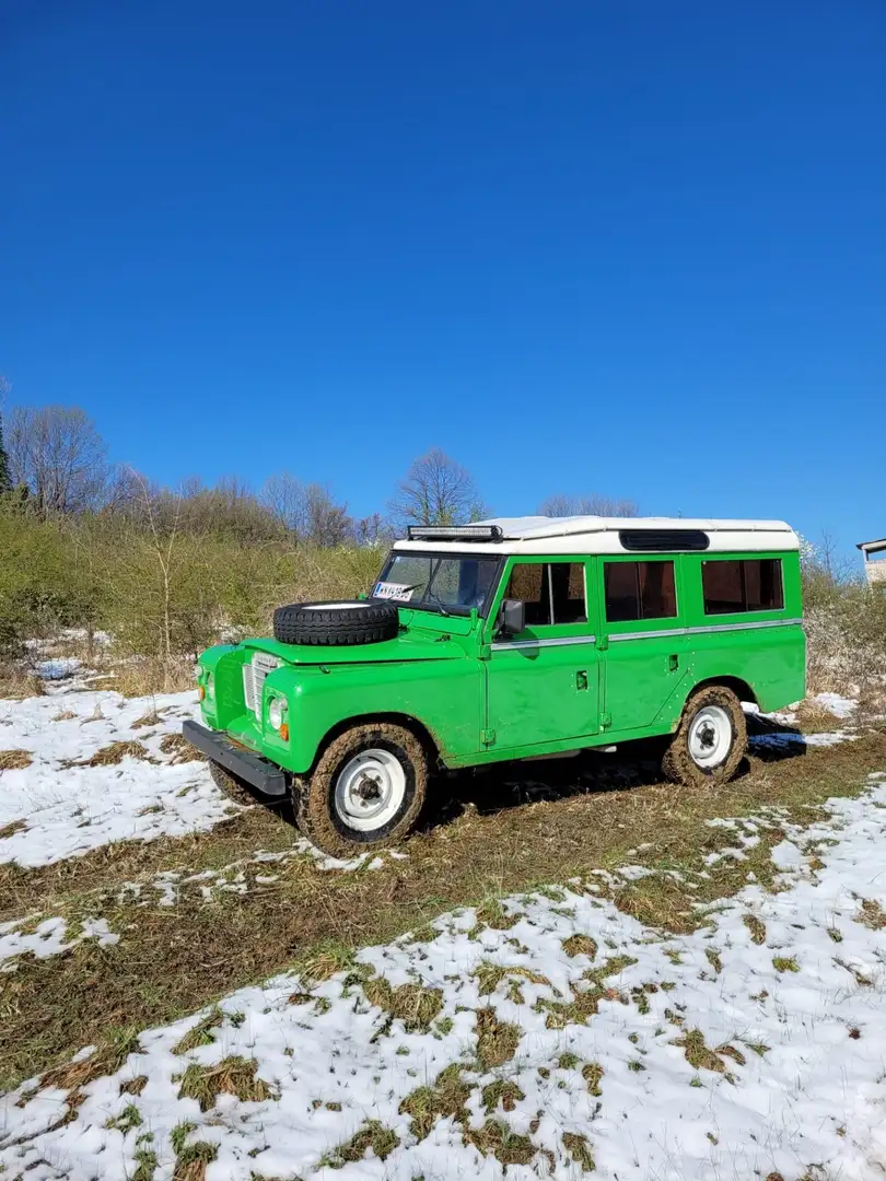 Land Rover Defender 109 Station Ds. Grün - 1