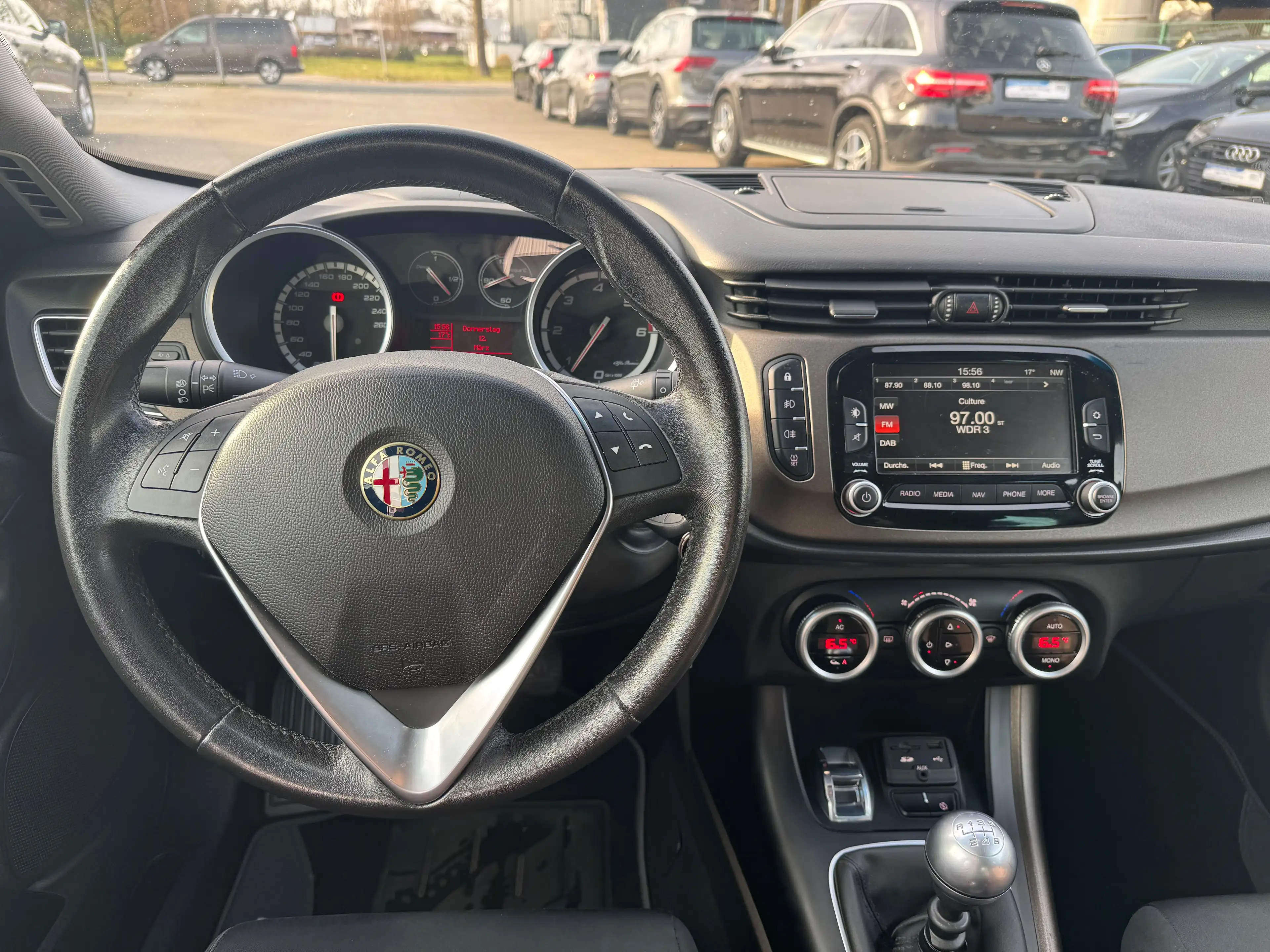 Alfa Romeo Giulietta 2,0 JTDM "Turismo — photo 14