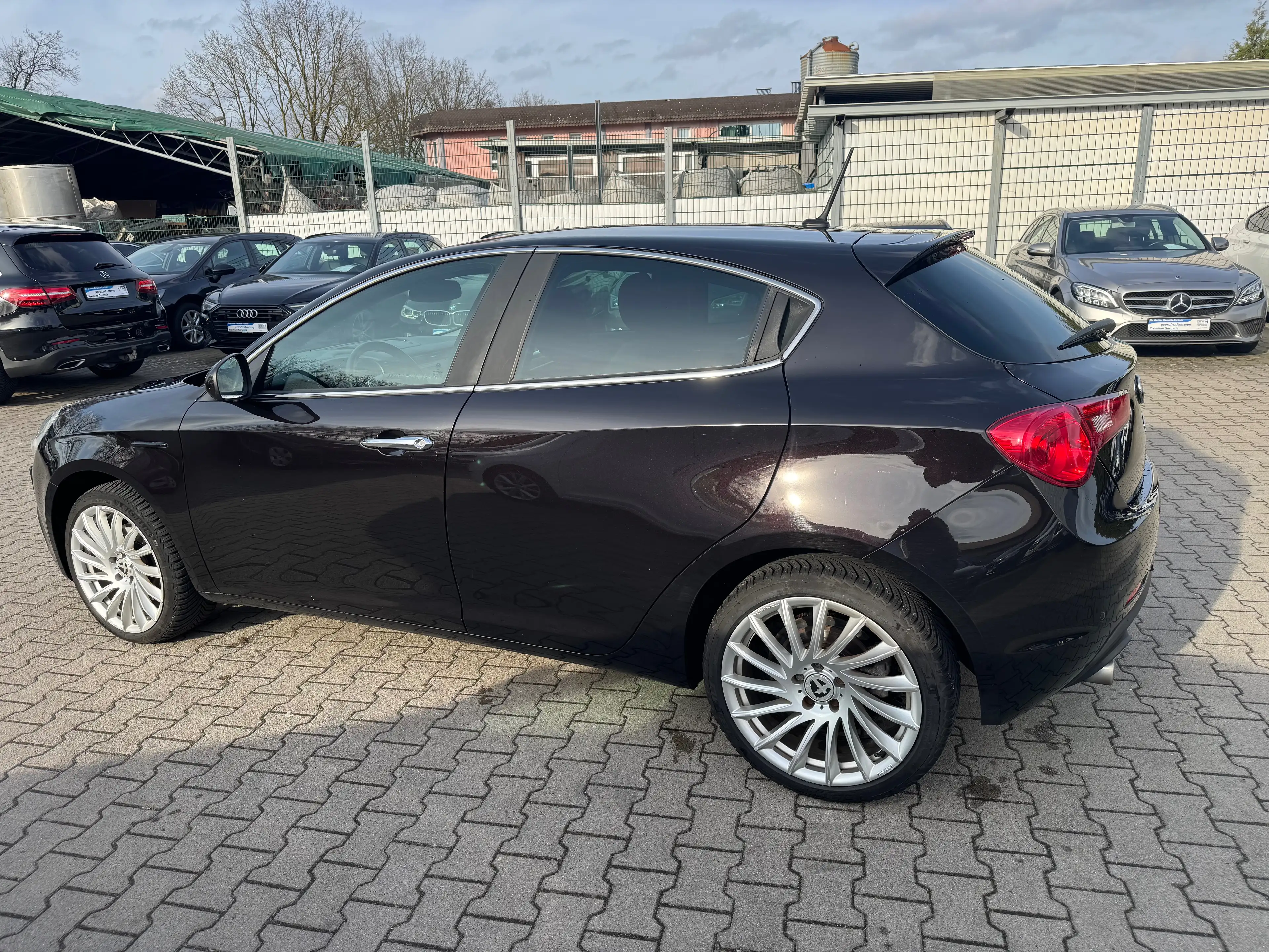 Alfa Romeo Giulietta 2,0 JTDM "Turismo — photo 2