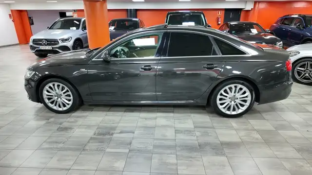 Audi A6 view 3