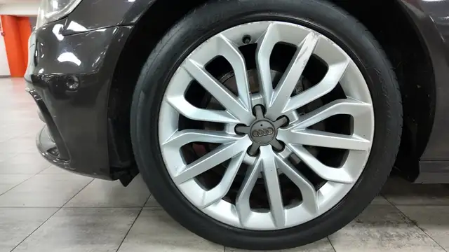 Audi A6 view 10