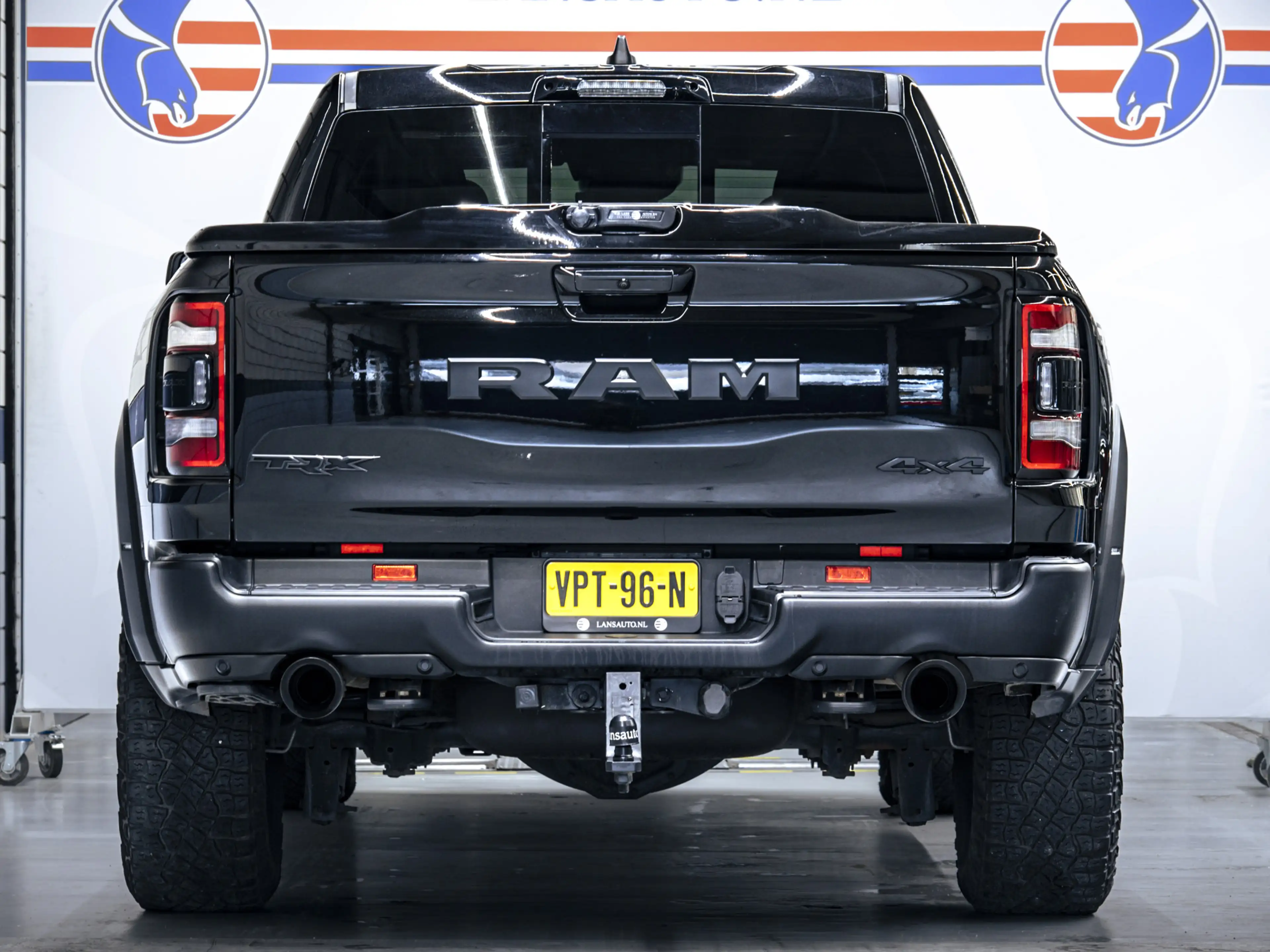 Dodge RAM 1500 TRX Blacked Out | V8 6.2L Supercharged 702PK — photo 4