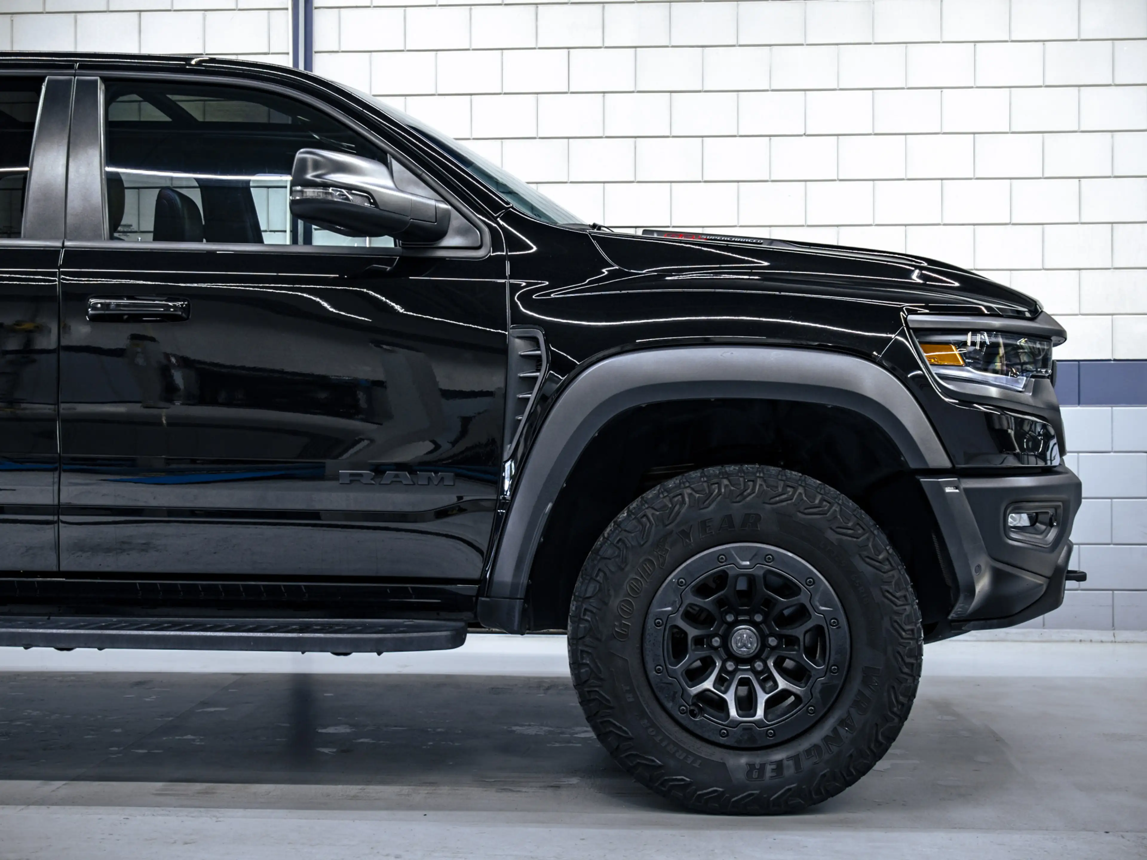 Dodge RAM 1500 TRX Blacked Out | V8 6.2L Supercharged 702PK — photo 8