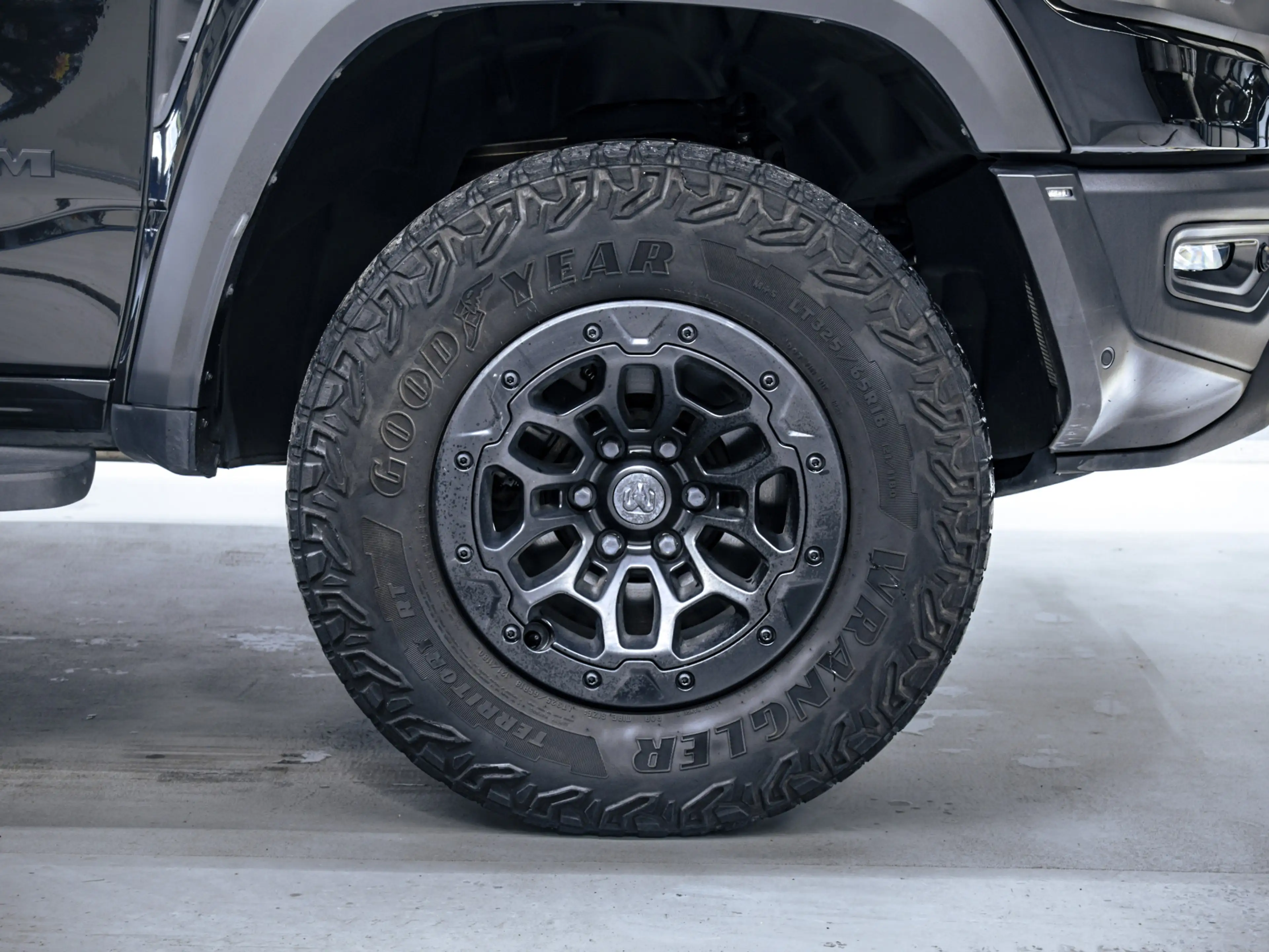 Dodge RAM 1500 TRX Blacked Out | V8 6.2L Supercharged 702PK — photo 9