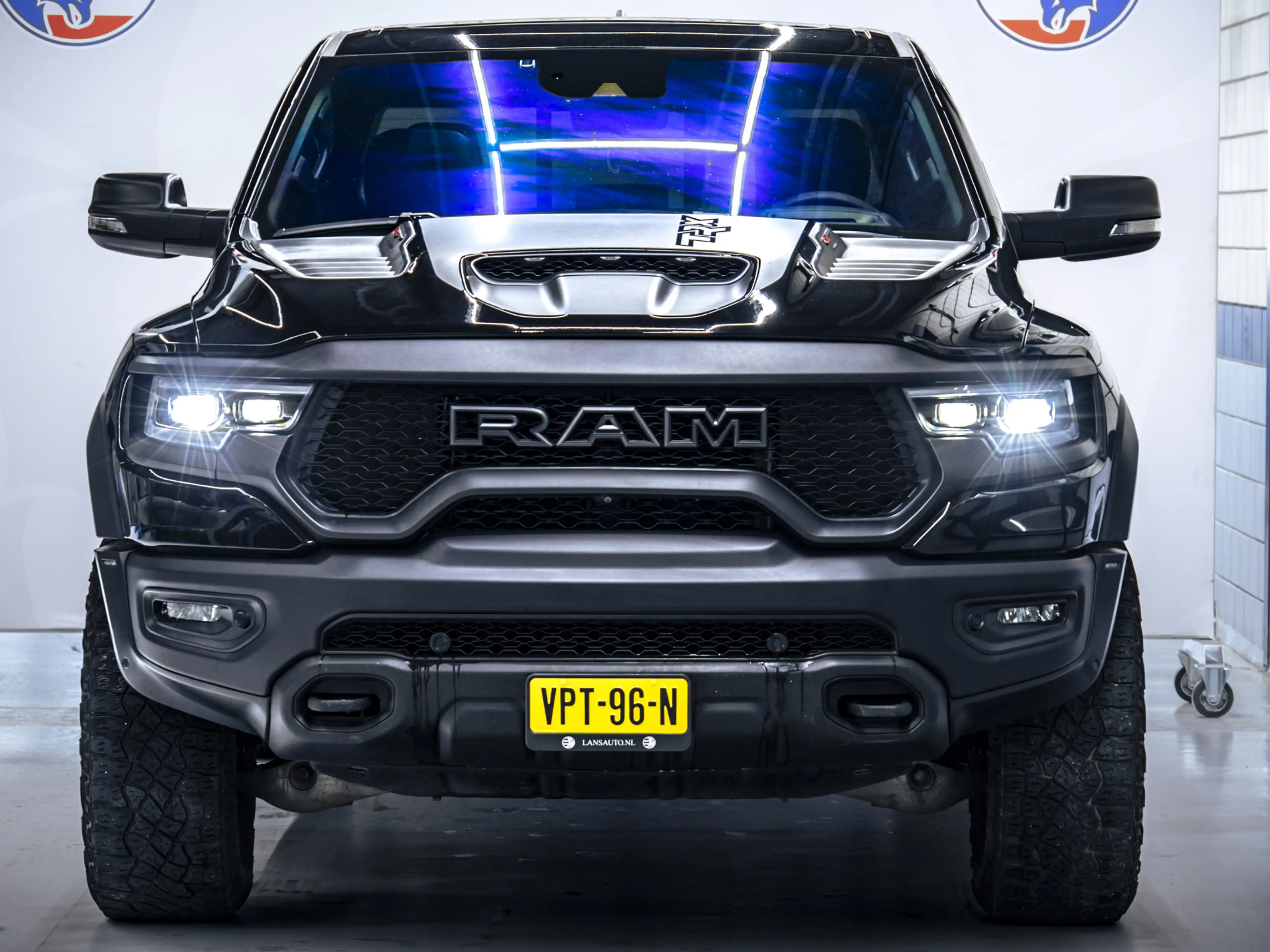 Dodge RAM 1500 TRX Blacked Out | V8 6.2L Supercharged 702PK — photo 6