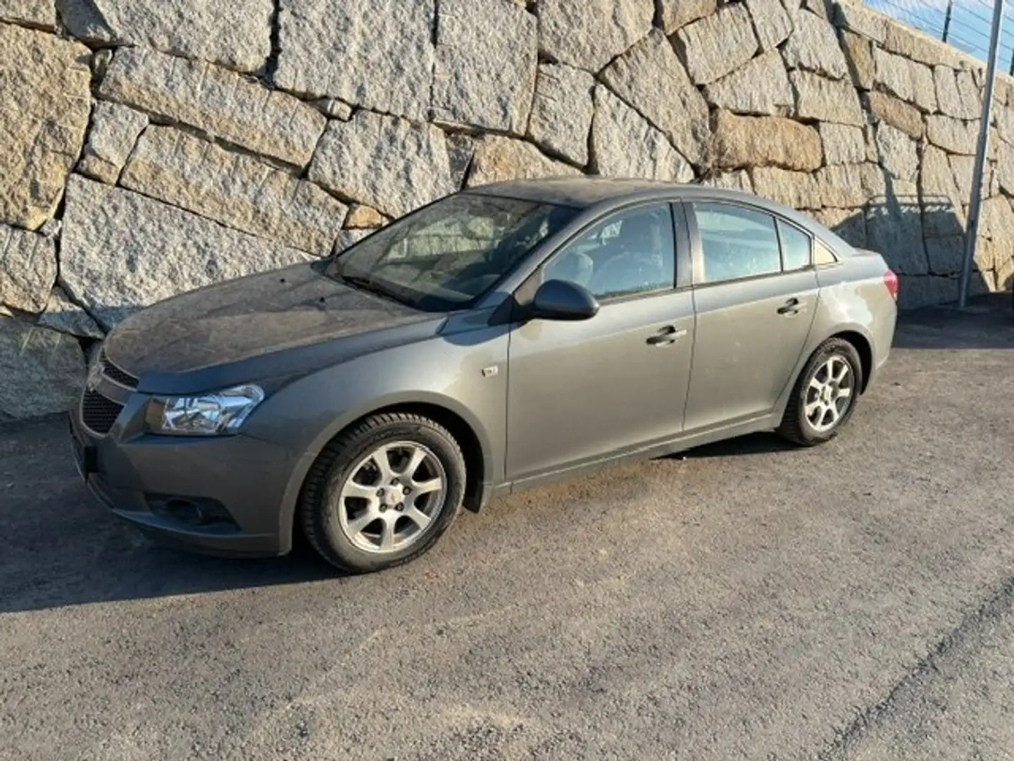 Chevrolet Cruze Cruze 2,0 VCDI LS Navi Grau - 2