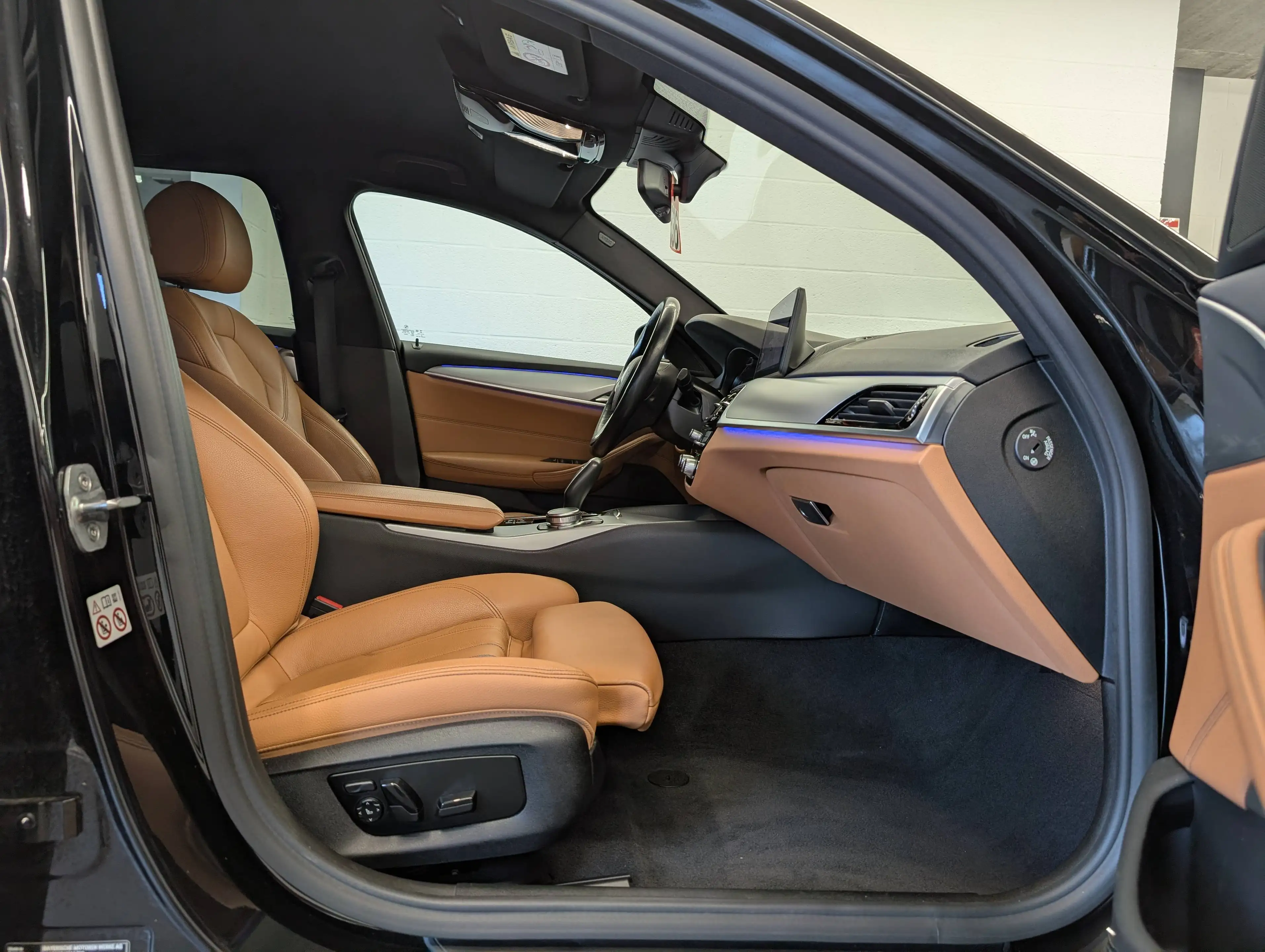 BMW 518 dA 150 Touring **CUIR SPORT-NAVI-CAMERA-DIGITAL** — photo 7