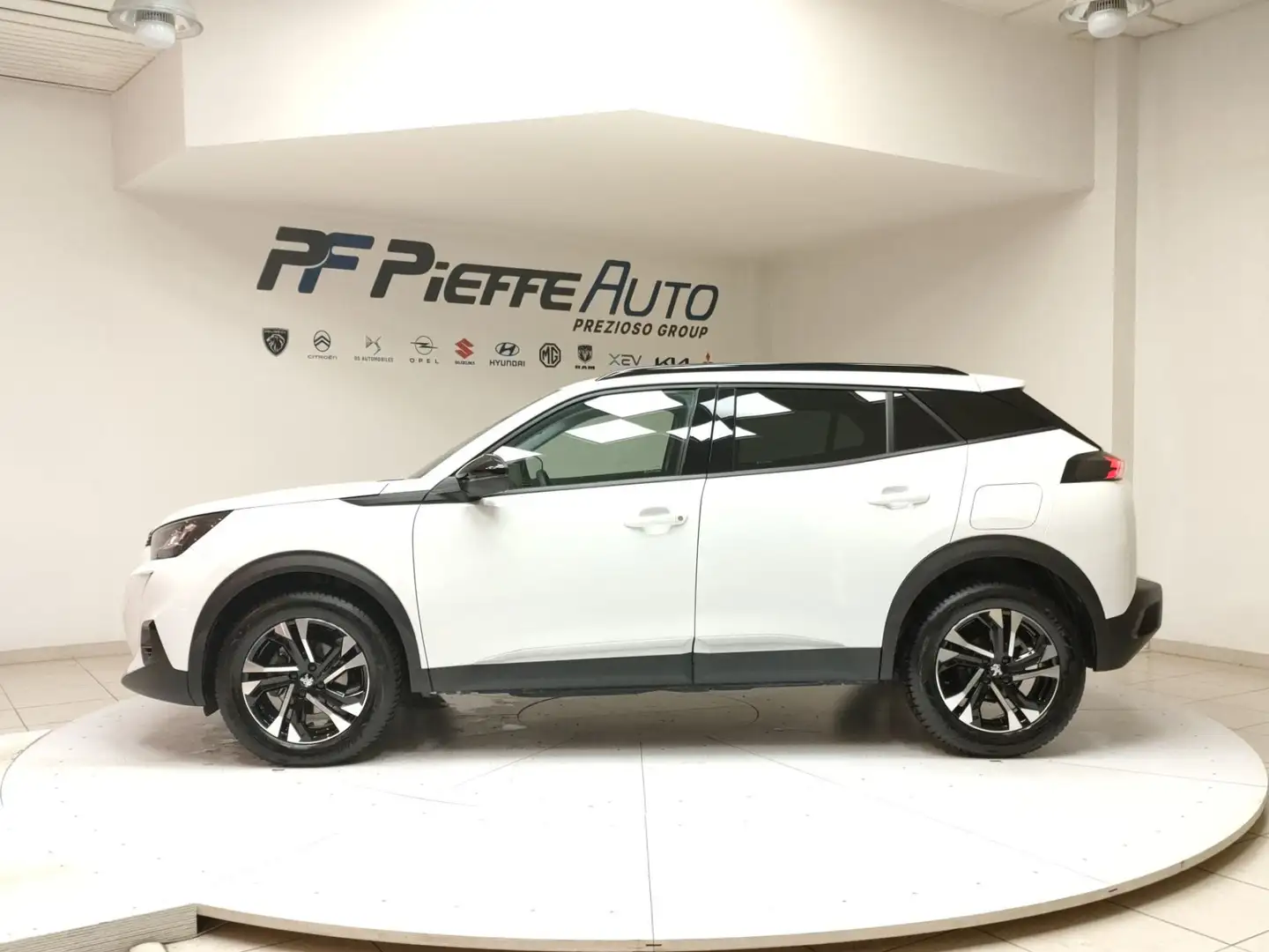 Peugeot 2008 2ª serie - 2008 PureTech 100 S&S Allure Pack Weiß - 2