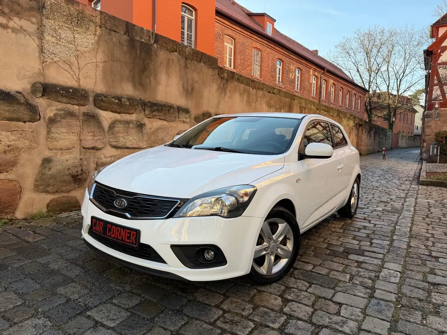 Kia ProCeed / pro_cee'd ProCeed 1.4 Edition 7 / TÜV NEU / 1.Hand Weiß - 1