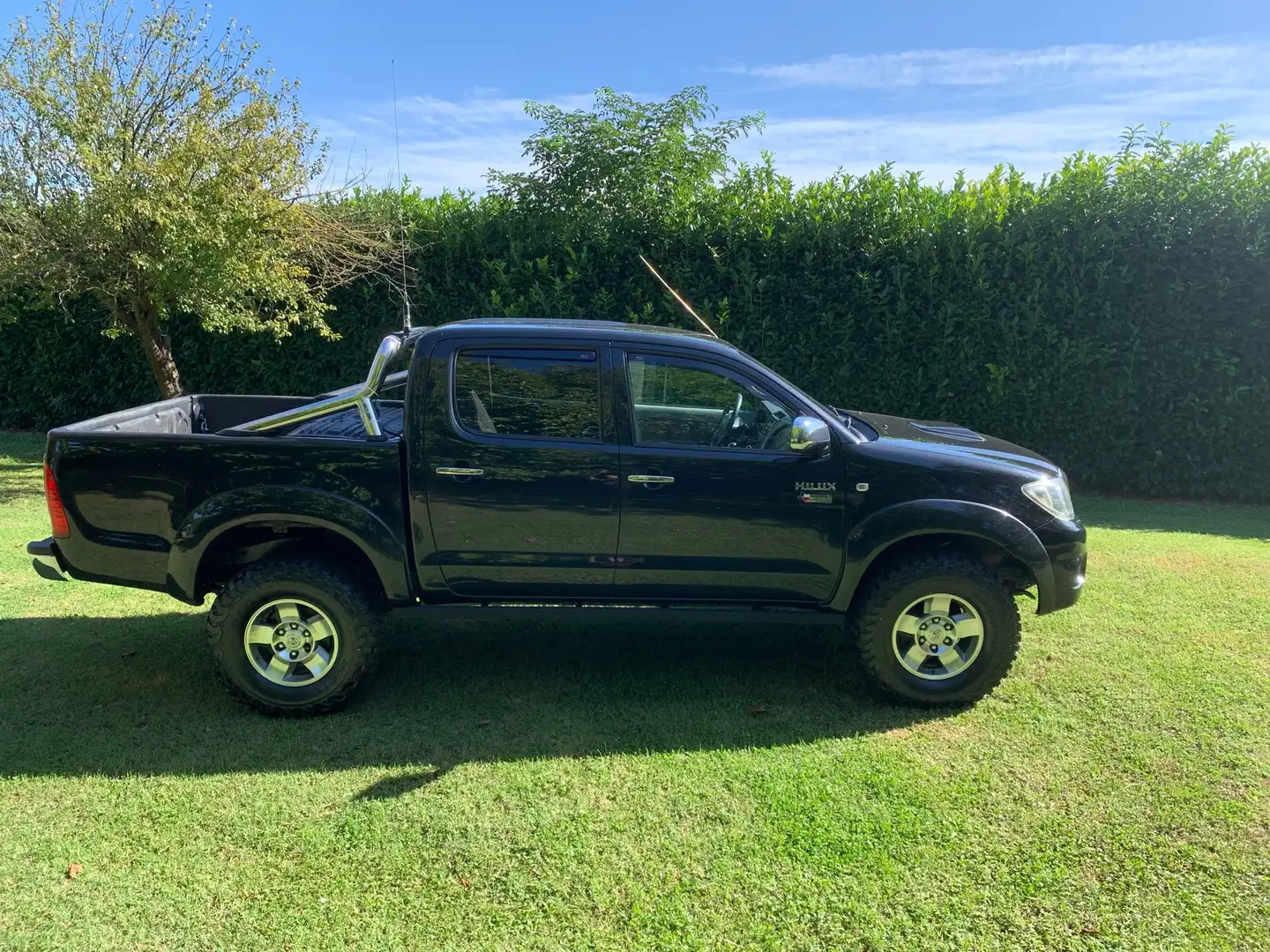Toyota Hilux 3.0 double cab SR+ my11 crna - 1