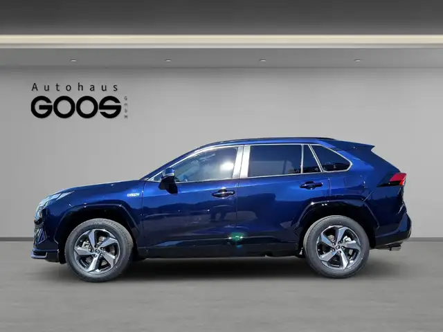 Toyota RAV4 view 2