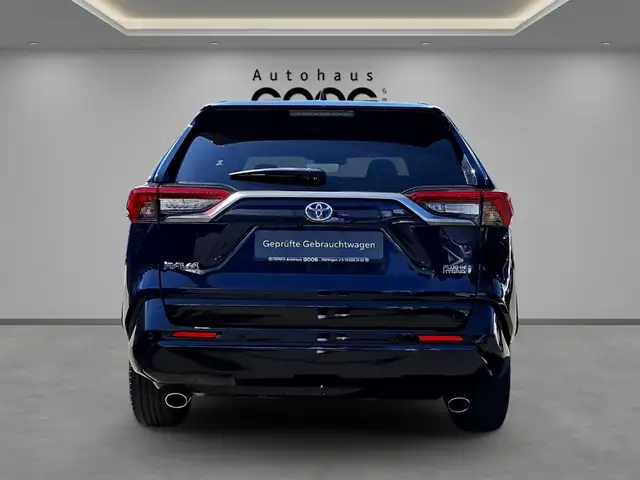 Toyota RAV4 view 4