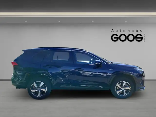 Toyota RAV4 view 6