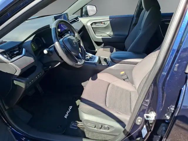 Toyota RAV4 view 10