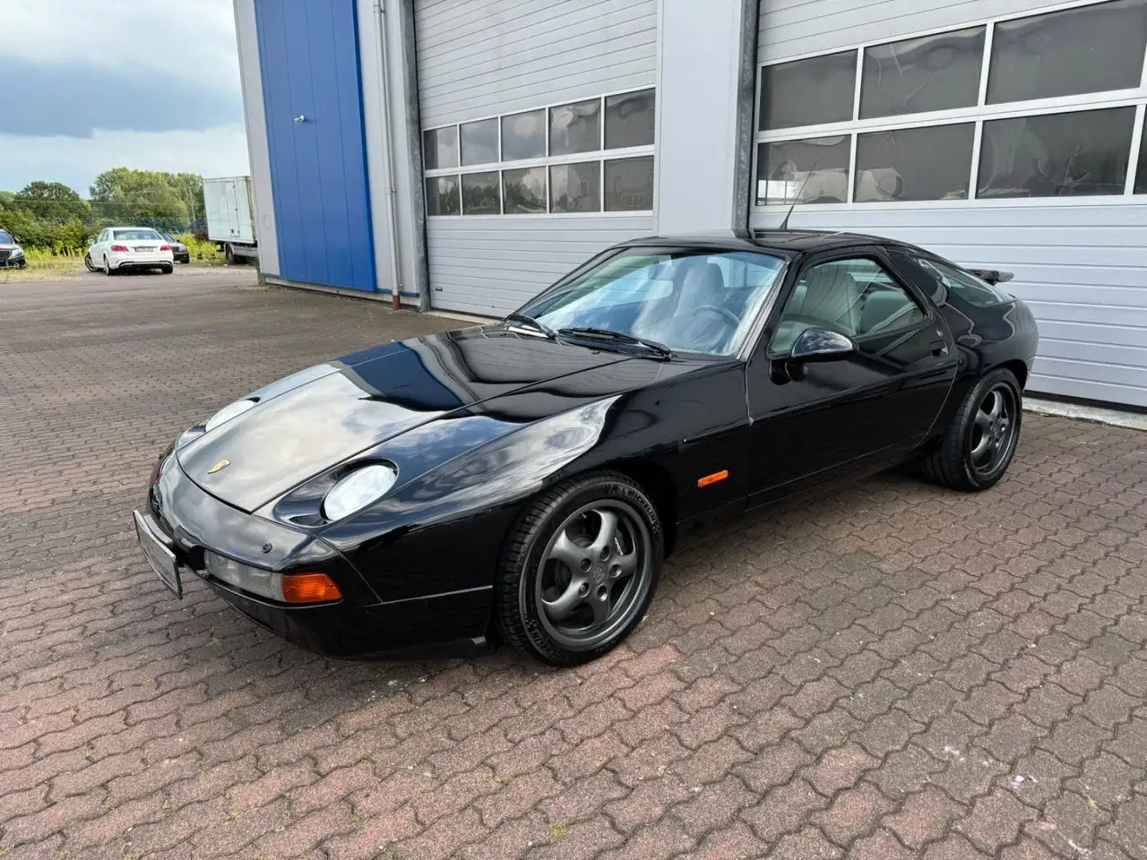 Porsche 928
