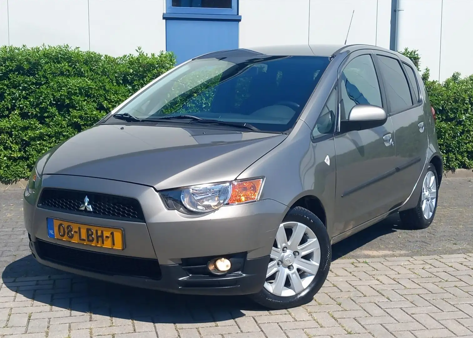 Mitsubishi Colt 1.3 16v 95pk Edition Two 5D Airco Brun - 1