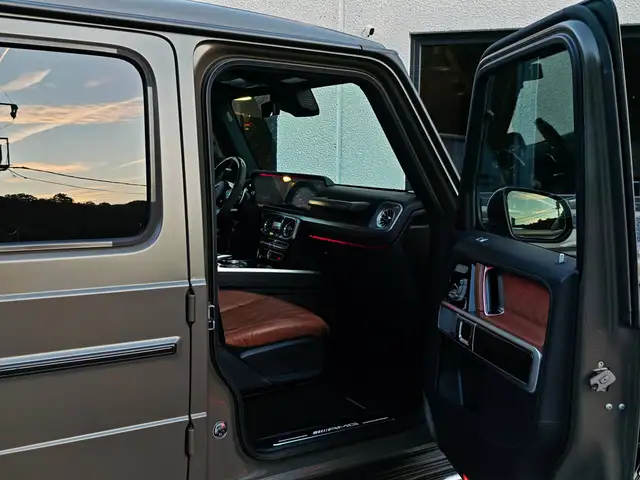 Mercedes-Benz G-Class view 17