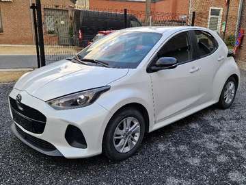 2 Hybrid 1.5i VVT-i E-CVT Centre-Line