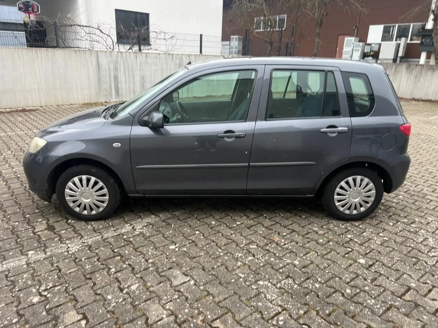 Mazda 2 Hu-Neu/1Hand/Klima Grau - 2
