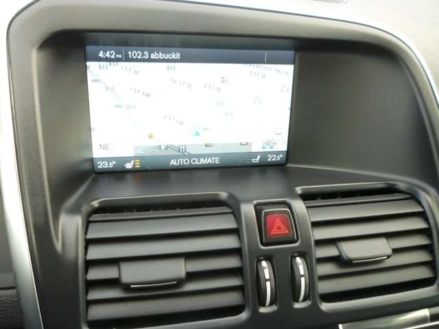 2014 Volvo XC60 AWD 5dr T6 R-Design Platinum thumb 20
