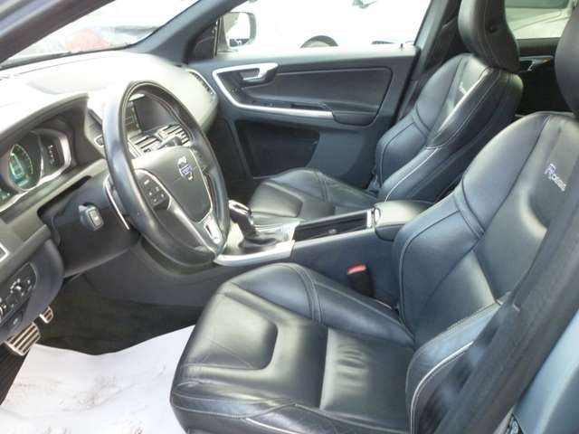 2014 Volvo XC60 AWD 5dr T6 R-Design Platinum thumb 11