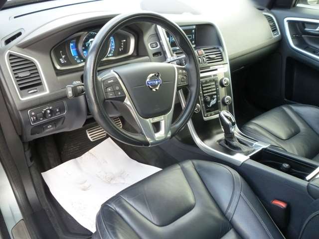 2014 Volvo XC60 AWD 5dr T6 R-Design Platinum thumb 10