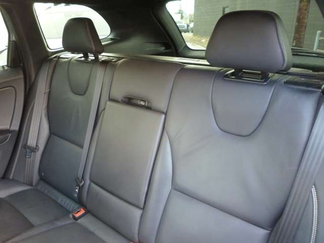 2014 Volvo XC60 AWD 5dr T6 R-Design Platinum thumb 15
