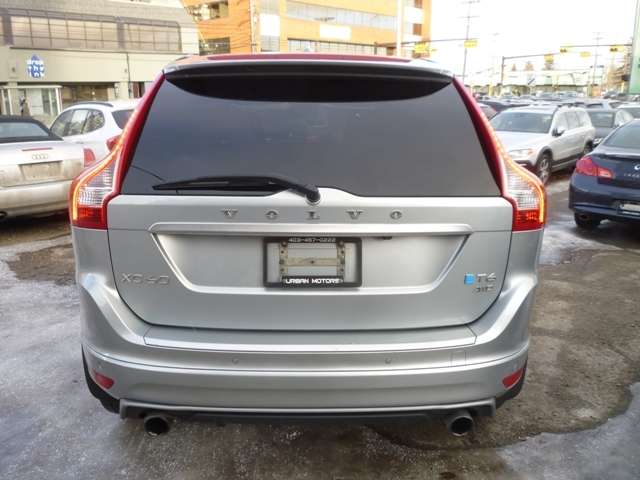 2014 Volvo XC60 AWD 5dr T6 R-Design Platinum alt 3