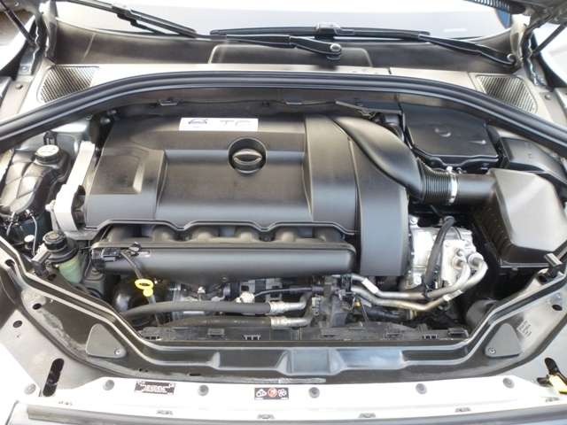 2014 Volvo XC60 AWD 5dr T6 R-Design Platinum thumb 33