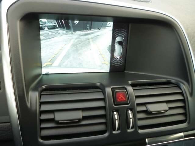 2014 Volvo XC60 AWD 5dr T6 R-Design Platinum thumb 21