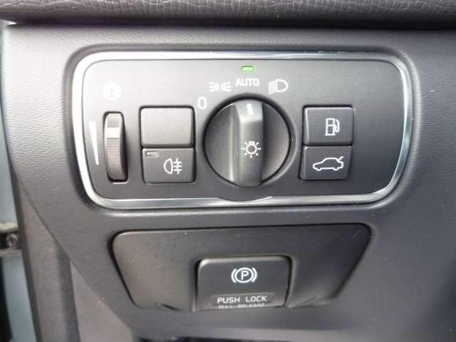 2014 Volvo XC60 AWD 5dr T6 R-Design Platinum thumb 30