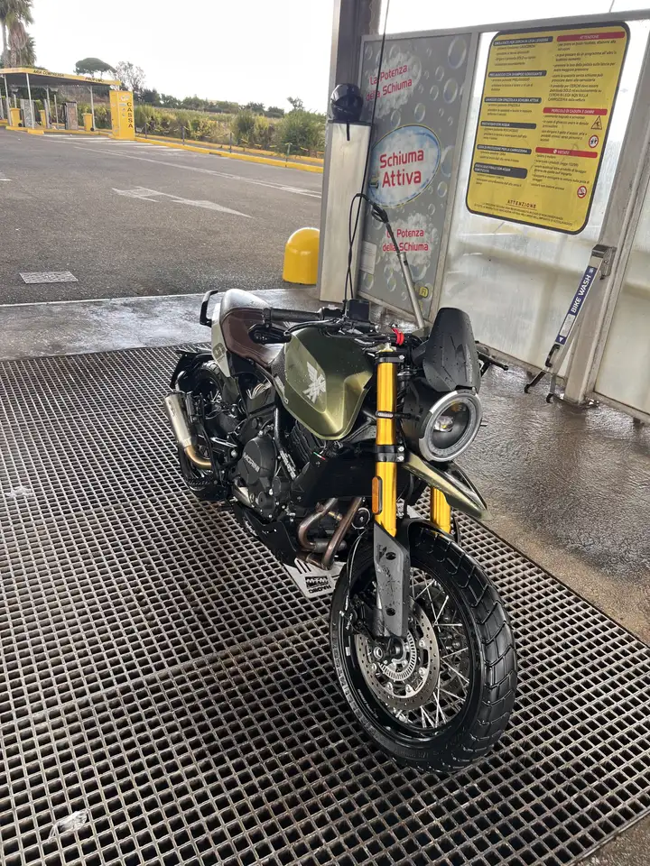 Moto Morini Seiemmezzo