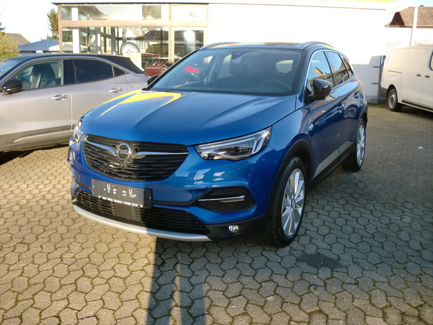 Opel Grandland X Plug-in-Hybrid4 1.6 DI 4WD Hybrid Ultimate Blau - 1