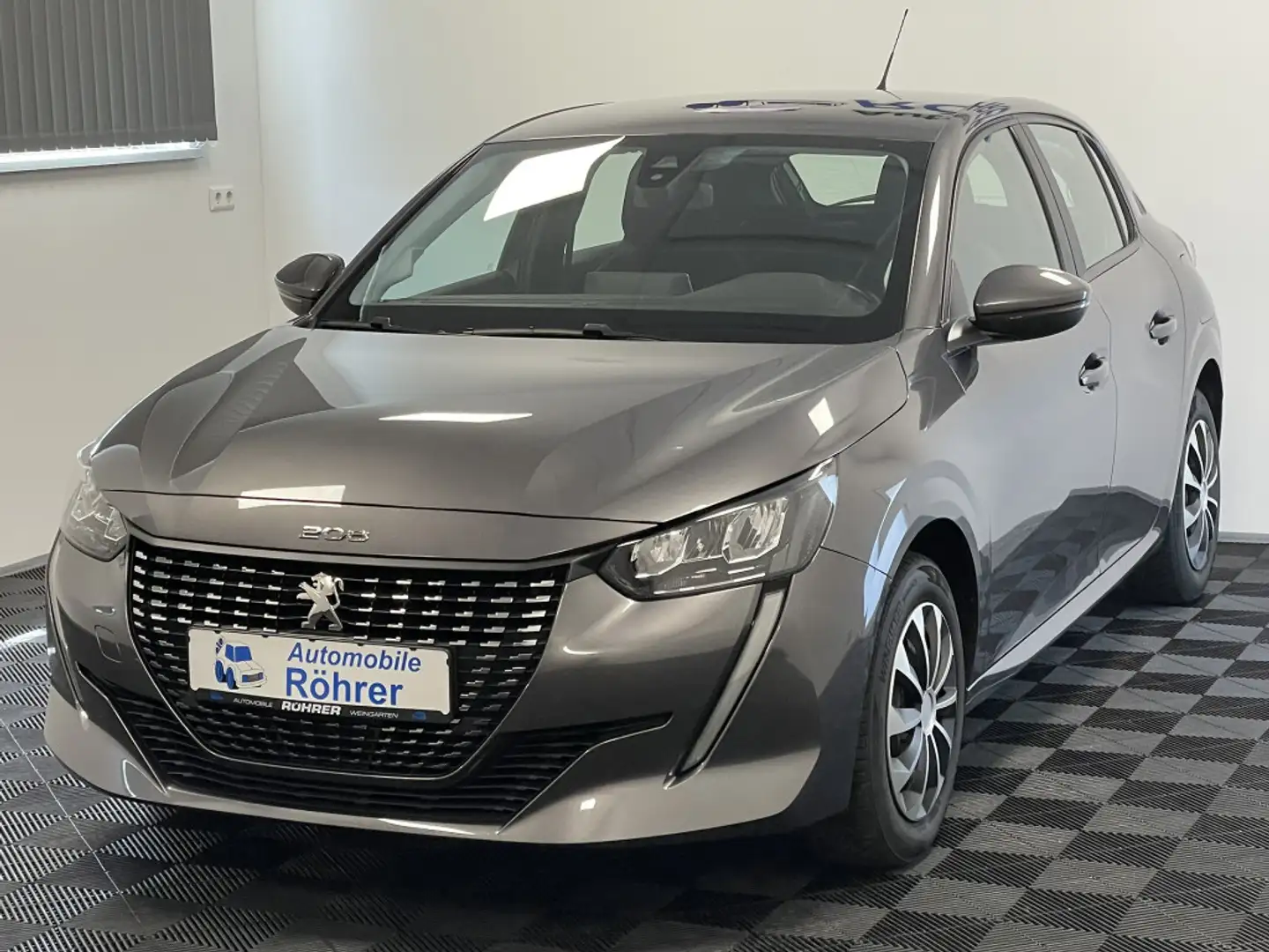 Peugeot 208 1.2 Active Pack 1.Hand Grau - 2