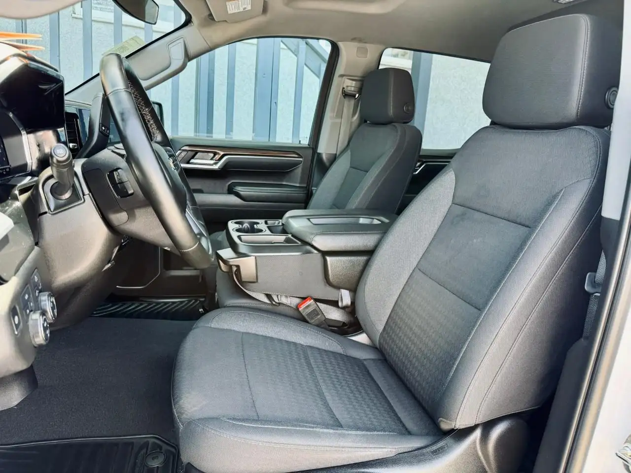 Chevrolet Silverado 1500 снимка Chevrolet Silverado 1500