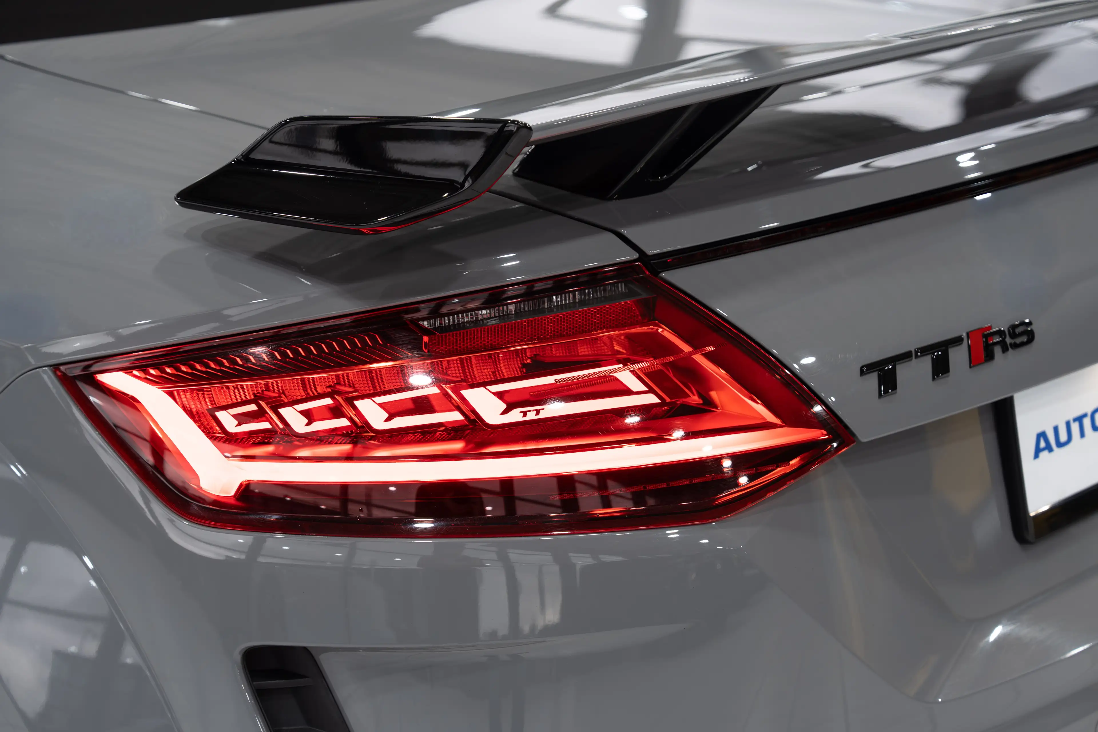 Audi TT RS TFSI quattro*RS-ABGAS*RS-SPORTSITZE*B&O*LED — photo 13