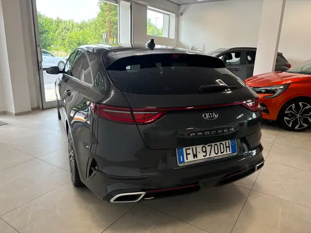 Kia ProCeed view 5
