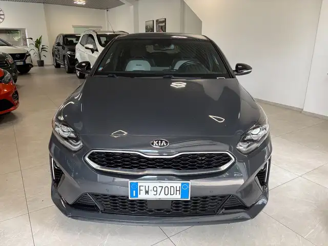 Kia ProCeed view 2