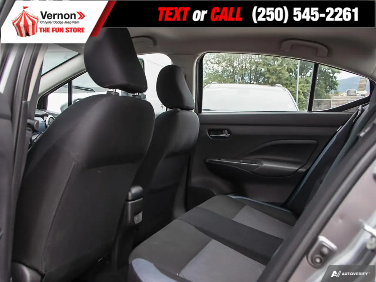 Nissan Versa photo Nissan Versa