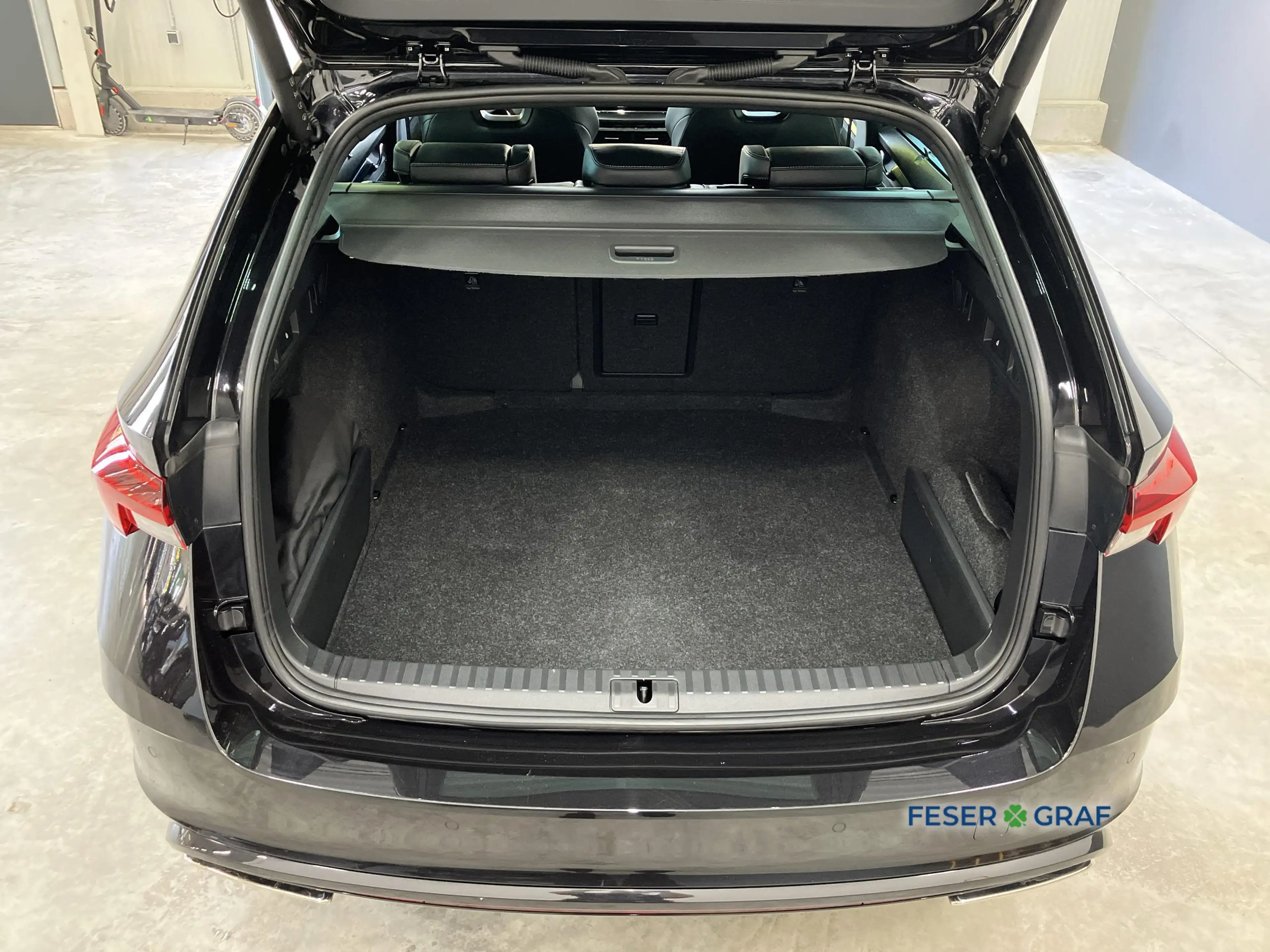 Skoda Octavia Combi RS+ TSI DSG Canton RFK HUD DCC ACC — photo 12