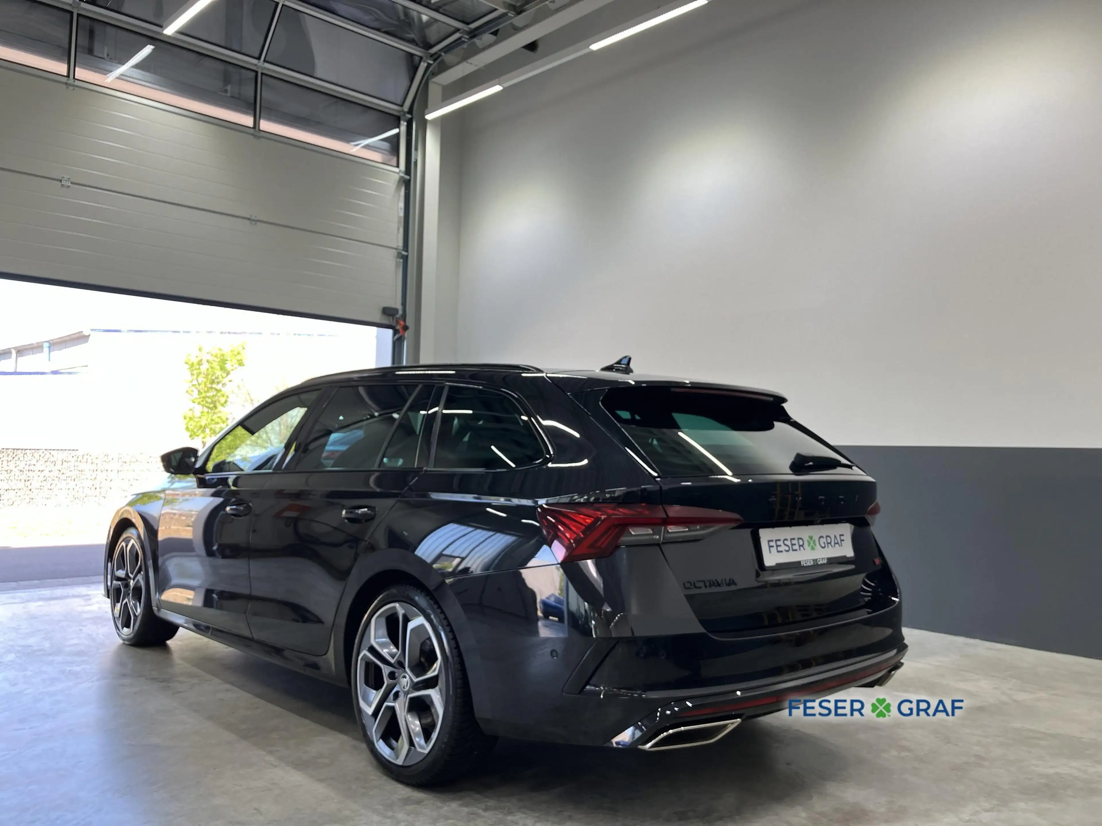 Skoda Octavia Combi RS+ TSI DSG Canton RFK HUD DCC ACC — photo 6