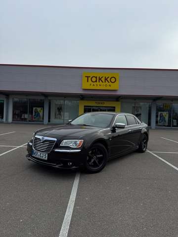 Imagine Lancia Thema 3.0 V6 CRD 24V Automatik Executive