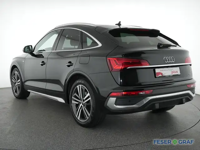 Audi Q5 view 12