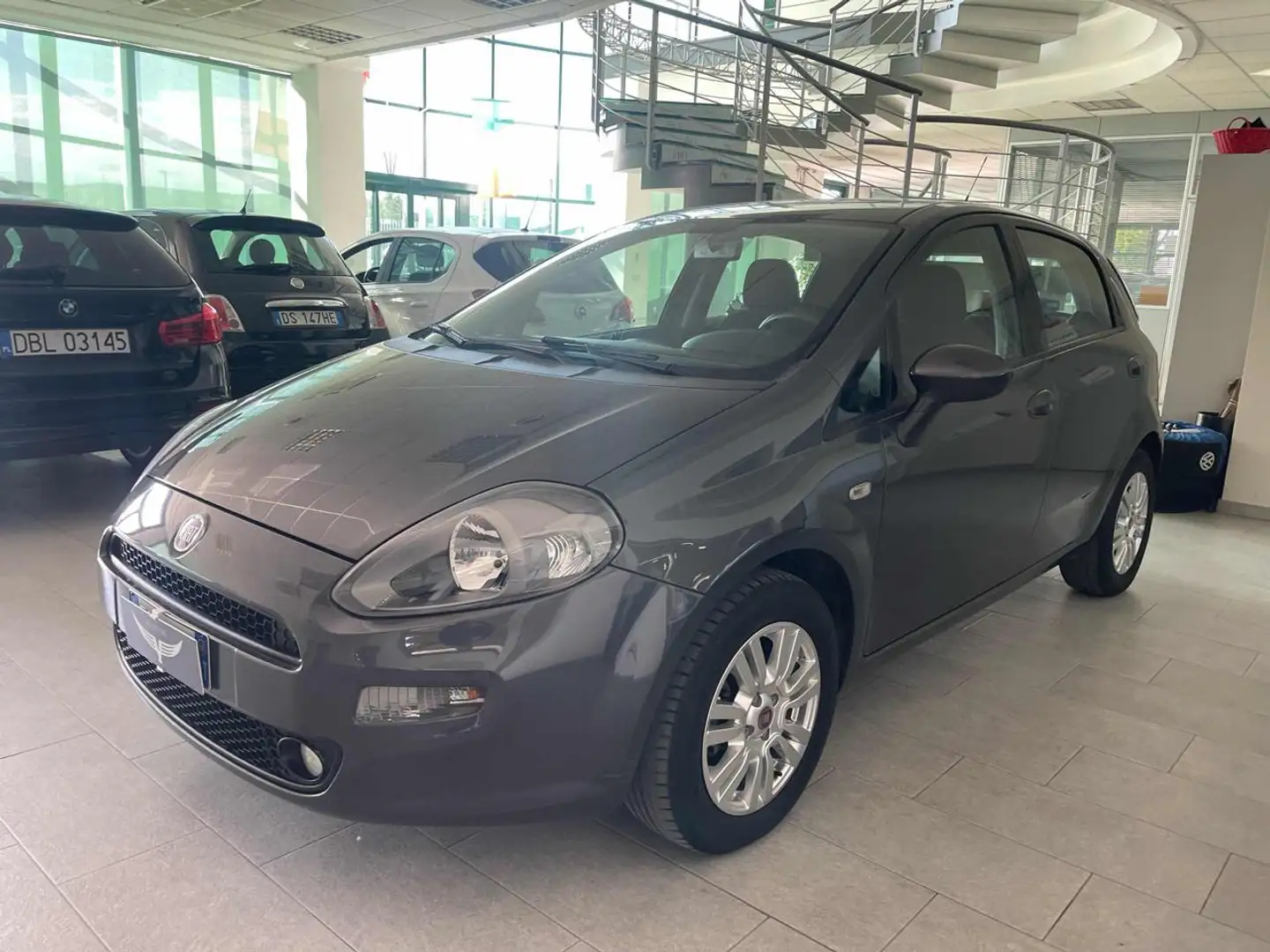 Fiat Punto 1.3 MJT II 75 CV 5 porte Lounge Gris - 2